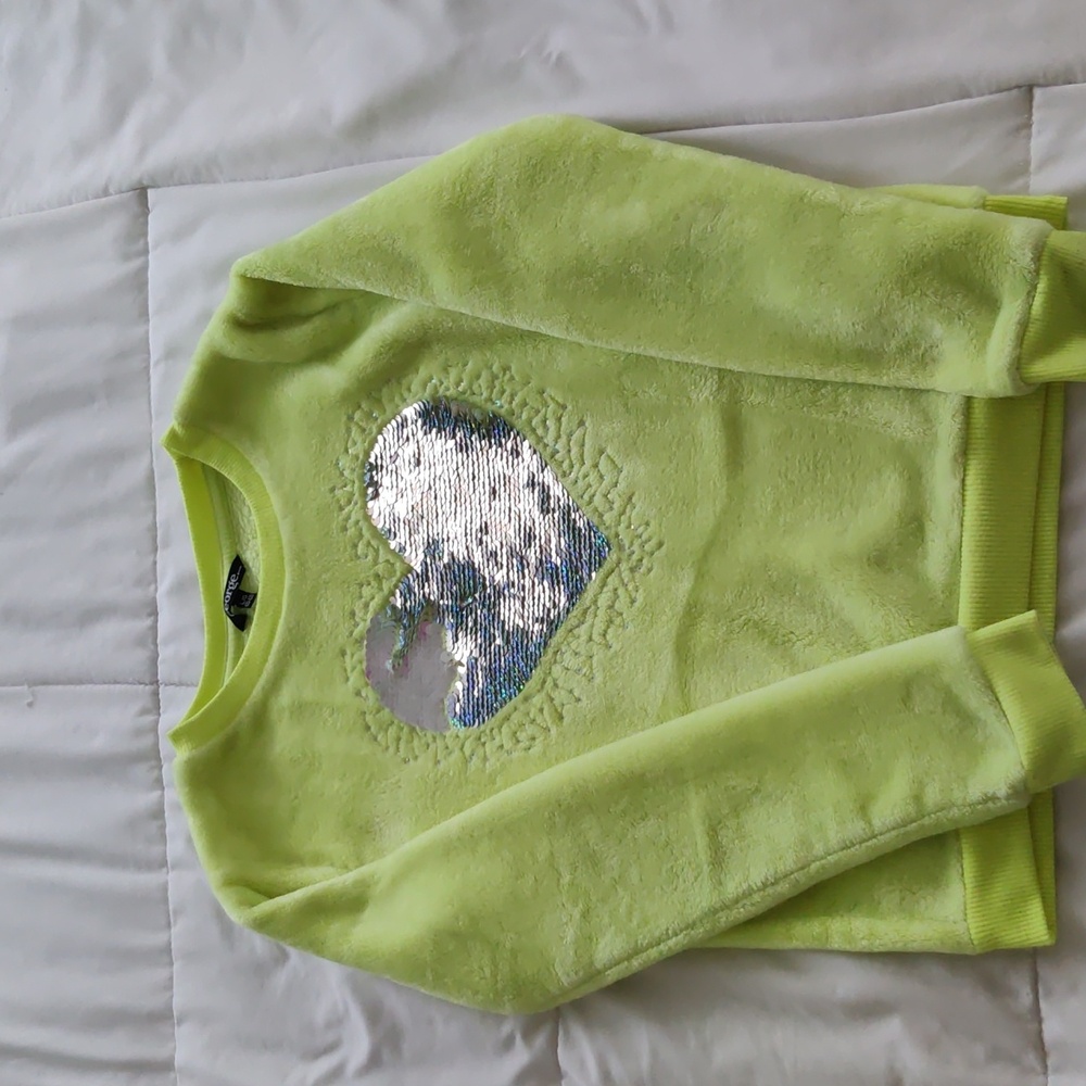 🌸 Soft long sleeve sweater for girls